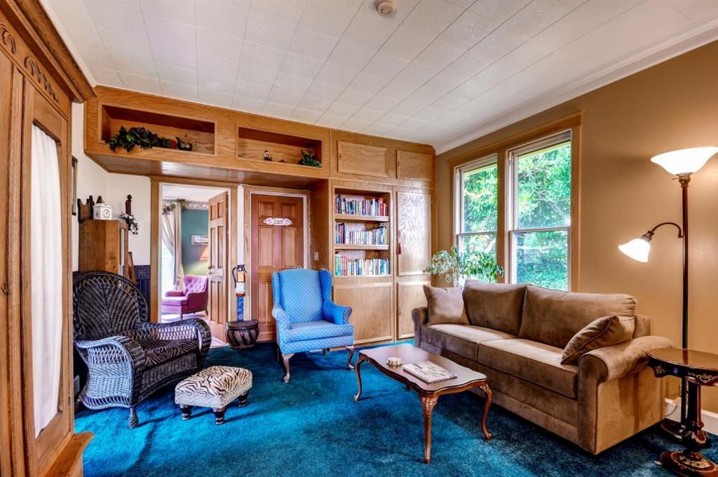 Astoria Painted Lady Historic Apt With River View! מראה חיצוני תמונה