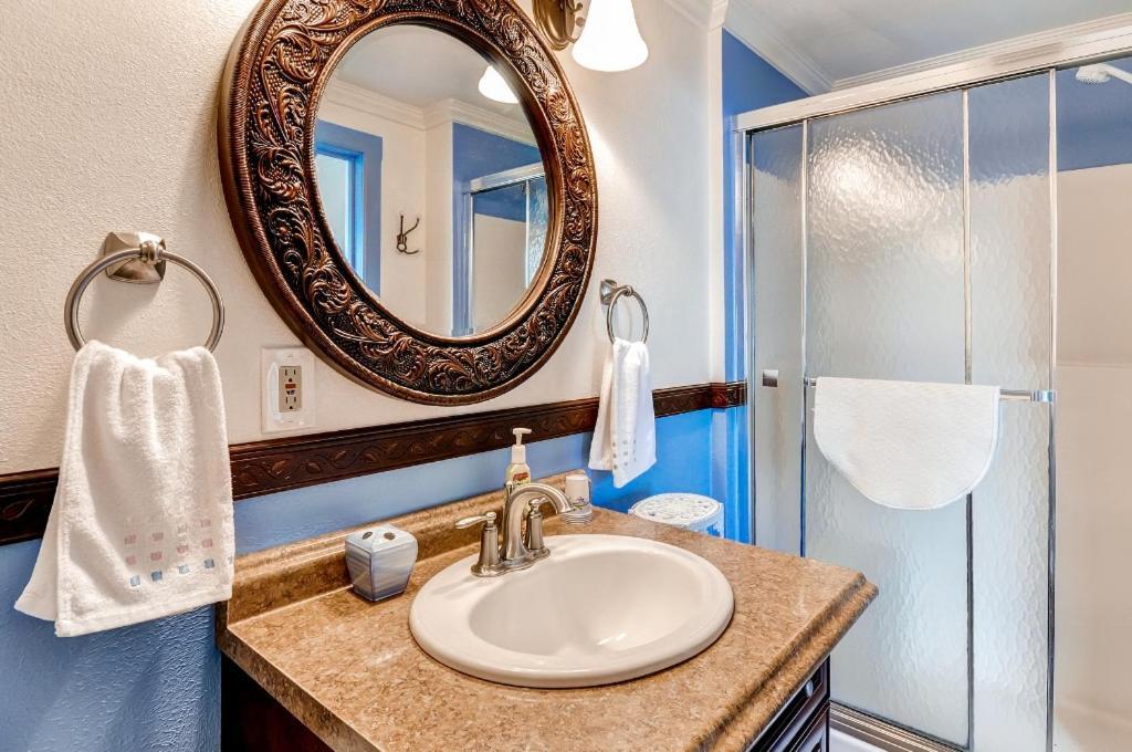 Astoria Painted Lady Historic Apt With River View! מראה חיצוני תמונה